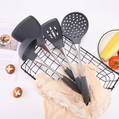 Luxury Kitchen Utensils Stainless Steel Spatula Silicon Heat Resistant Kitchen Cooking Utensils Silicone Turner And Spoon